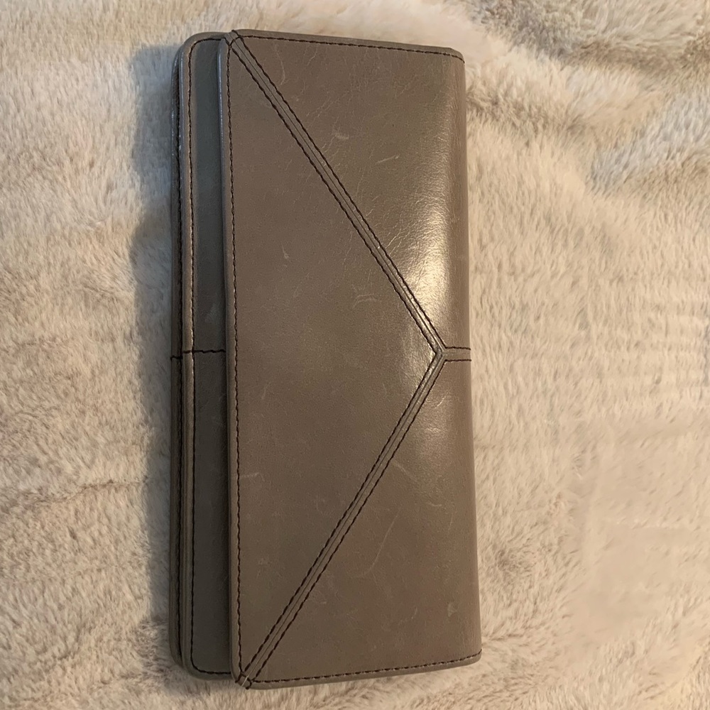 HOBO Savor Wallet in Cobblestone